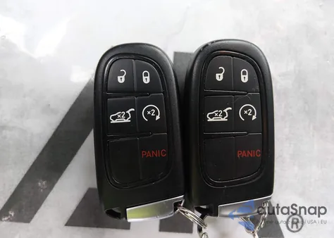 2014 Jeep Cherokee Latitude z USA, uszkodzony, nr VIN 1C4PJLCSXEW223757